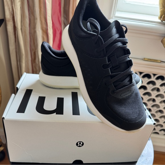 Lululemon Athletica Black Athletic Shoes Sleek Design - Picture 2 of 13
